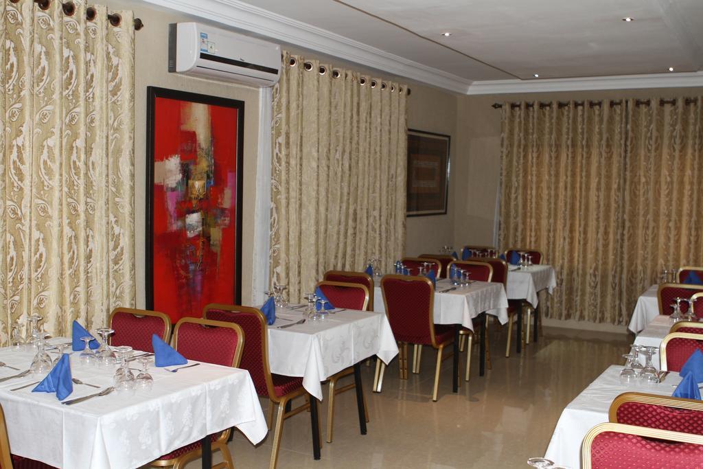 Hotel Residence Flamani Lomé Exterior photo