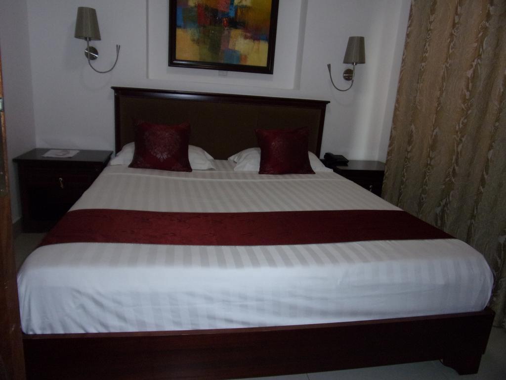 Hotel Residence Flamani Lomé Exterior photo